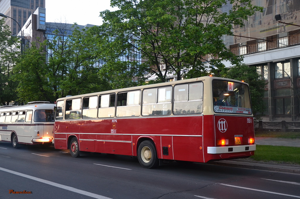 3511
Łódzki Ikarus prezentuje się nie gorzej od naszego warszawskiego, ale powalił mnie ten napis na tyle. Na warszawskich autobusach też takie były, ale nie takiej wielkości.
Słowa kluczowe: IK260 3511 A Okopowa NM2013