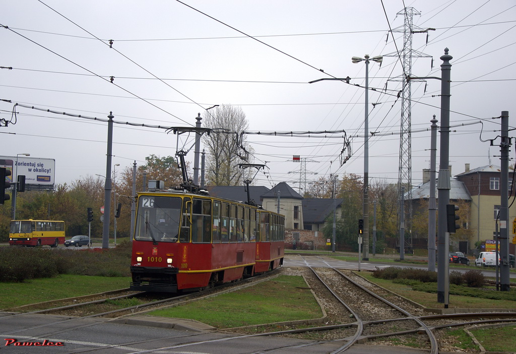 1010+1015
1010 i 1015 prod. 1975 ostatnia NG obu wagonów 12.2008. Dni tego składu już są policzone.
Słowa kluczowe: 105Na 1010 1015 26 RondoŻaba