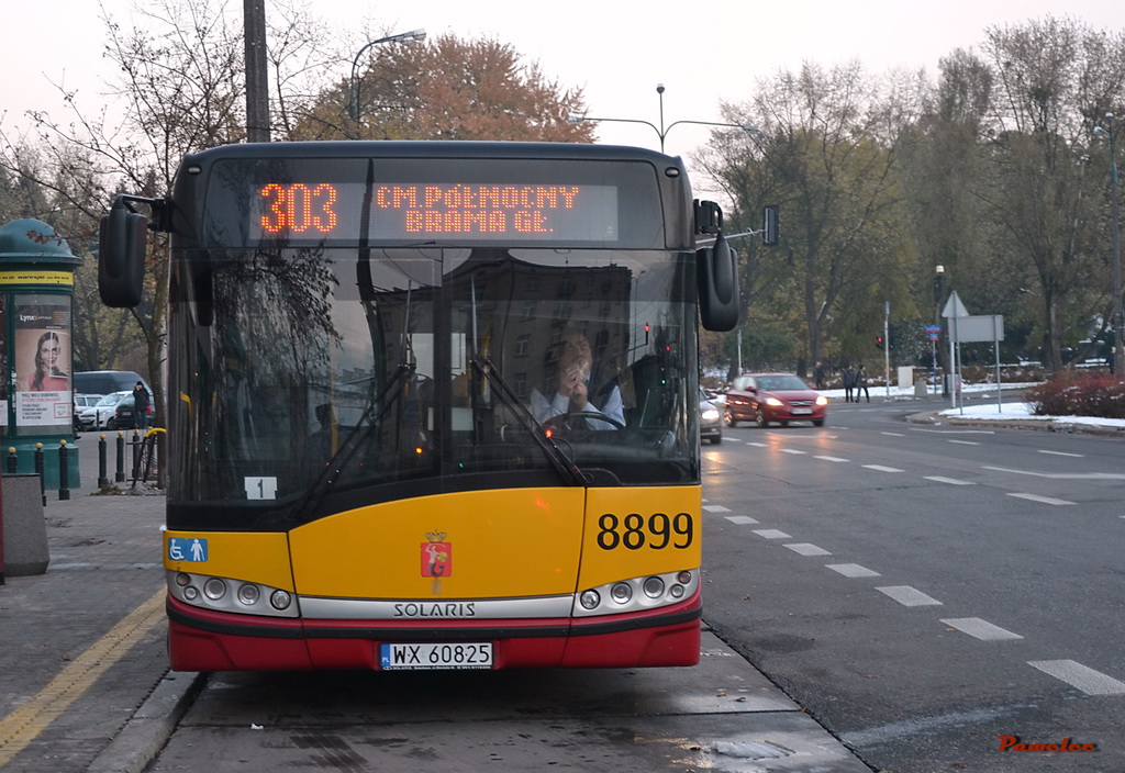 8899
Przejechać się przegubowcem na 303 to tylko możliwe podczas zasileń przed Świętem Wszystkich Zmarłych. Za kierownicą kierowca sprzyjający nam. Pozdrowienia od wszystkich Omni-Buserów.
Słowa kluczowe: SU18 8899 303 PlacWilsona WS2012