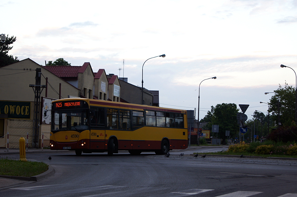 4590
Od pewnego czasu Stalowa zyskała kurs o 4:15 z DWC w kierunku Międzylesia. Półkurs na N25 podpięto do brygady 225.
Słowa kluczowe: M121M 4590 N25 ŻEGAŃSKA