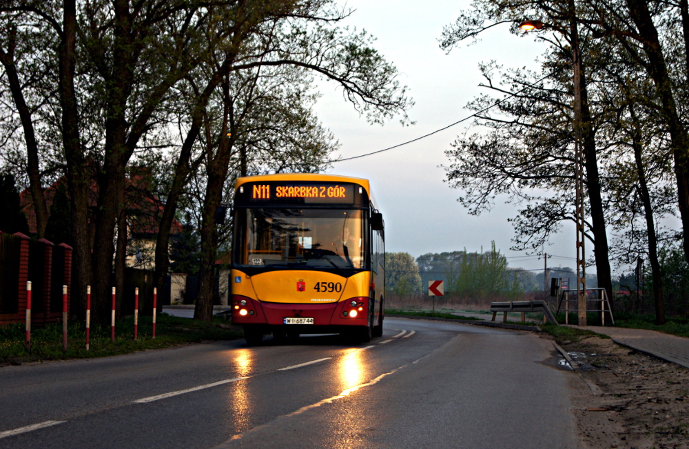 4590
O ile dobrze pamiętam, równiutkie 2 lata temu była ta sama brygada tylko że wozem 4933 ;)
(Chyba nawet fota tego 4933 sprzed 2 lat jest).
Słowa kluczowe: M121 4590 N11 Skarbkazgór