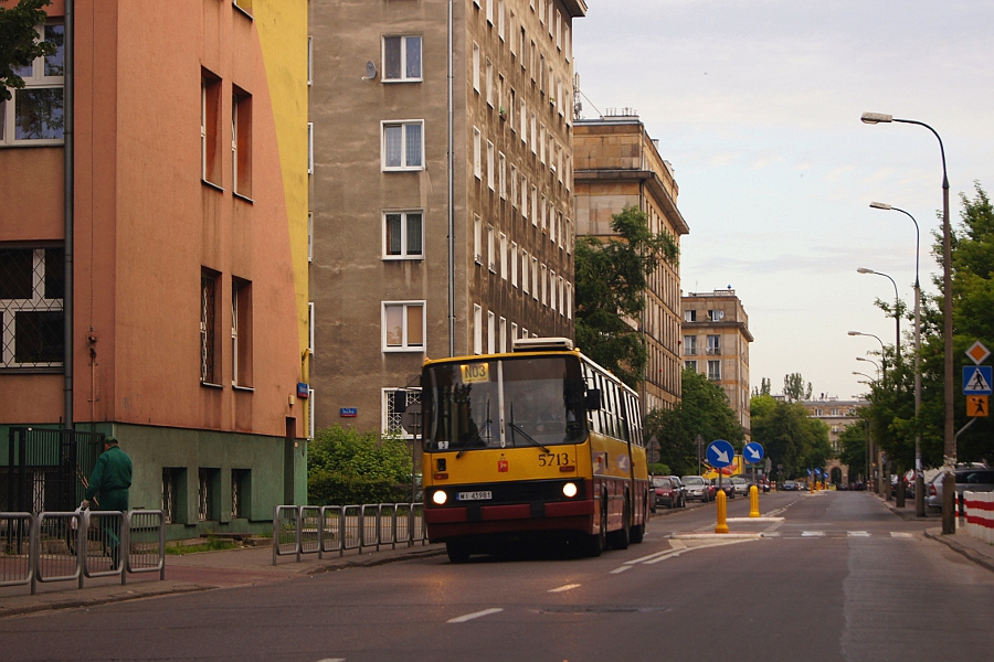 5713
Moja ukochana podstawówka po lewo :)
Słowa kluczowe: ik280 5713 N03 Dąbrowszczaków