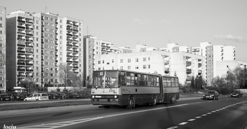 2306
Ostatni przegubowy lewar nie doczekał nowej trasy linii 186. :'(
Słowa kluczowe: IK280 2306 186 Tarchomin