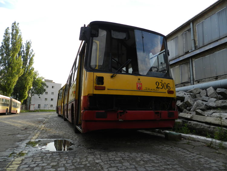 2306
To już jest koniec! 
Słowa kluczowe: IK280 2306 ZajezdniaWoronicza kasacje