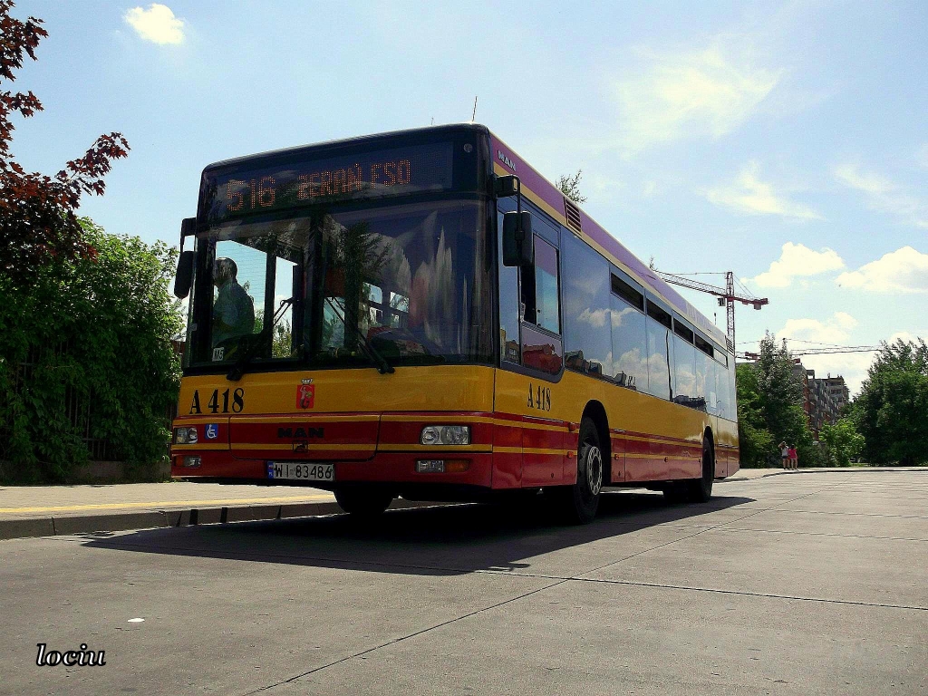 A418
To już kolejny wóz po małym remoncie. Tak samo jak w A444 ma nowe, lśniące blachy i dość czyste wnętrze. 
Słowa kluczowe: NL223 A418 516 Nowodwory