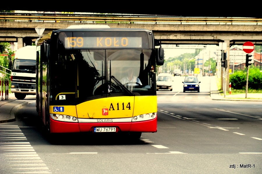 A 114
Już mniej Ikarusowe zdjęcie, mniej czerwony autobus, nowocześniejszy pseudo-plastikobus. 
Słowa kluczowe: SU12 A114 159 RondoTybetu