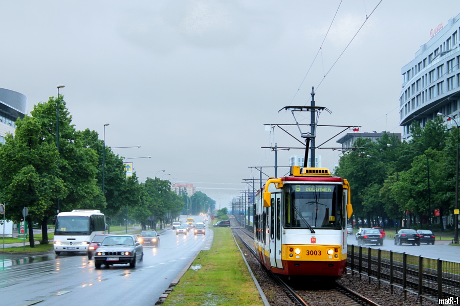 3003
U-boot mknie torowiskiem pomiędzy jezdniami ul.Grójeckiej. [foto podmienione]
Słowa kluczowe: 116N 3003 9 Grójecka