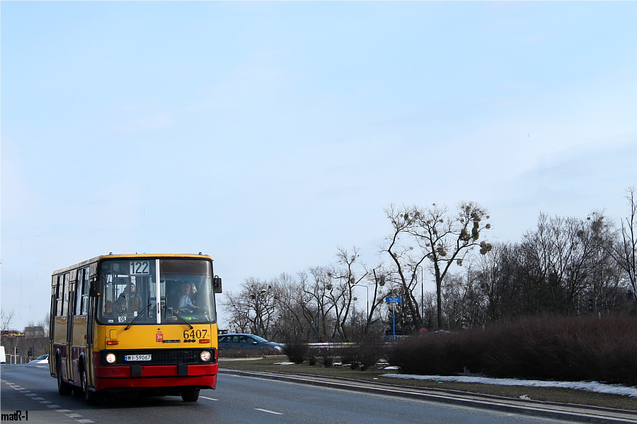 6407
Linia ta jest dosyć ciekawa. Wiele zakrętów, ciasnych uliczek, a także miejsc gdzie można się rozpędzić ;) Życzę wszystkim odwiedzającym i omni-buserom wesołych Świąt Wielkiej Nocy, mokrego dyngusa i rozwijania swoich fotograficznych umiejętności i oczywiście - spełnienia marzeń!
Słowa kluczowe: IK260 6407 122 Maczka