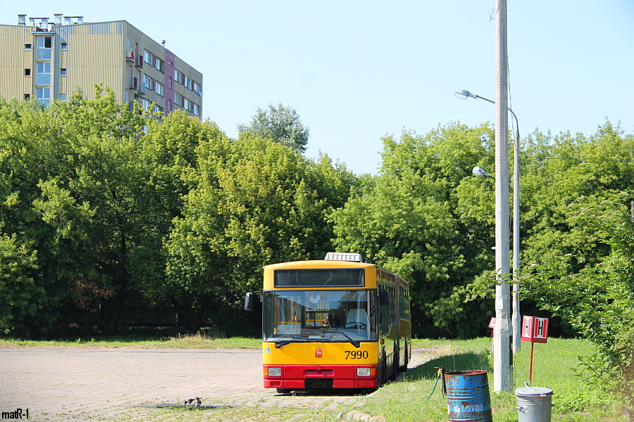 7990
Kasowany Jelcz samotnie stoi na 2 placu przy ul.Baltazara. Tym zdjęciem witam po przerwie i żegnam się z galerią na okres 2 tygodni by zdobyć zdjęcia do innej części naszej strony ;)
Słowa kluczowe: M181M 7990 Kasacja ZajezdniaRedutowa Baltazara