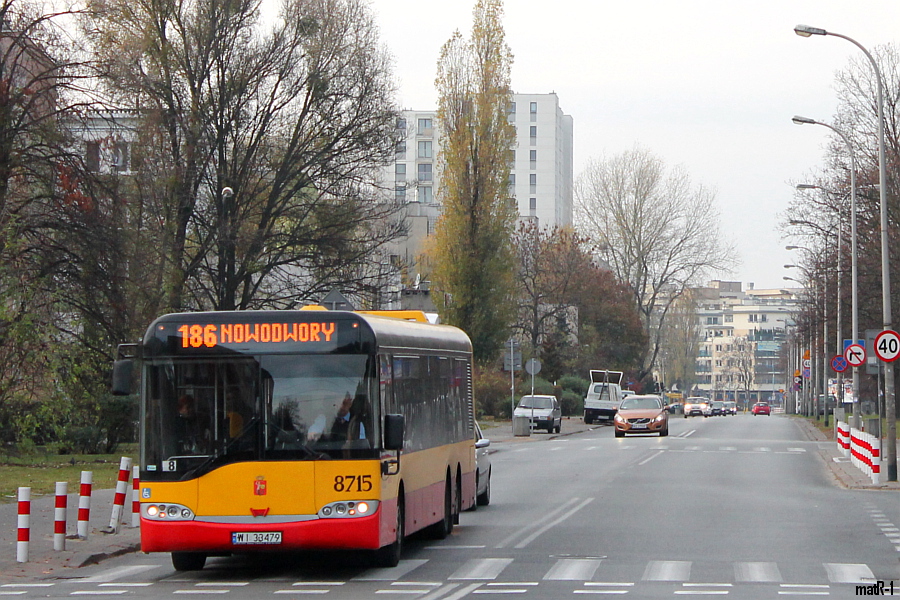 8715
Chyba jedyny niskopodłogowiec dziś na 186. EDIT: Jednak nie.
Słowa kluczowe: SU15 8715 186 Dickensa WS2013