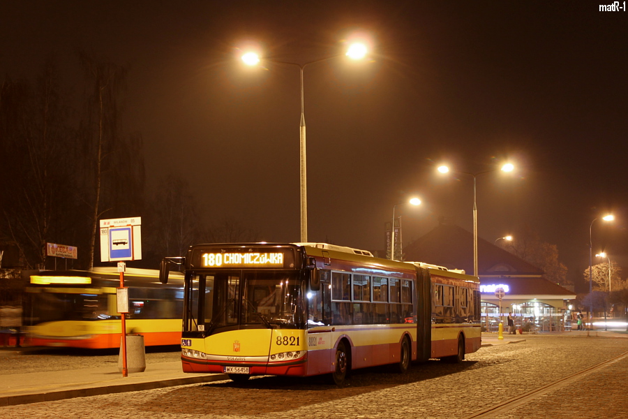 8821
Solaris wieczorową porą, na pętli Wilanów.
Słowa kluczowe: SU18 8821 180 Wilanów