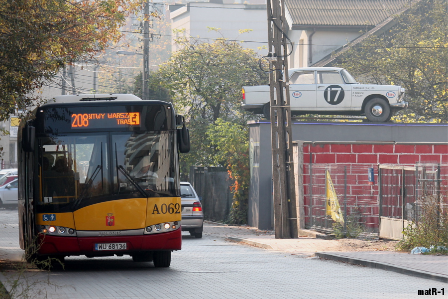 A062
Alpino na objeździe wiodącym ulicą Harfową.
Słowa kluczowe: SU8,6 A062 208 Harfowa