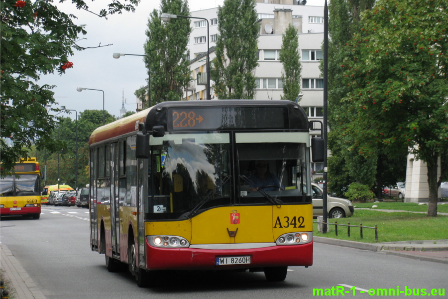 A342
Urbinetto ze standardową jak na tę linię informacją pasażerską. Ludzie narzekają na tę linię. Już ok. 6 autobus buczy pod oknami (taki a nie inny silnik). 
Słowa kluczowe: SU10 A324 228 Pawińskiego