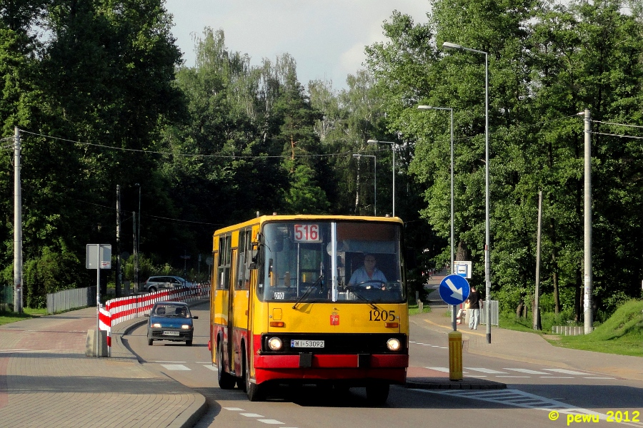 1205
Dzisiaj krótka seryjka ode mnie z czasów gdy jeszcze nie było Mostu Północnego. Jak widać Nocznickiego była ślepa i podczas budowy mostu kończyła się konkretną hałdą żwiru.

Przy okazji na zdjęciu Ostatni Warszawski Mohikanin jeszcze w latach swojej ostatniej świetności :D
Słowa kluczowe: IK260 1205 156 ZgrupowaniaAKKampinos