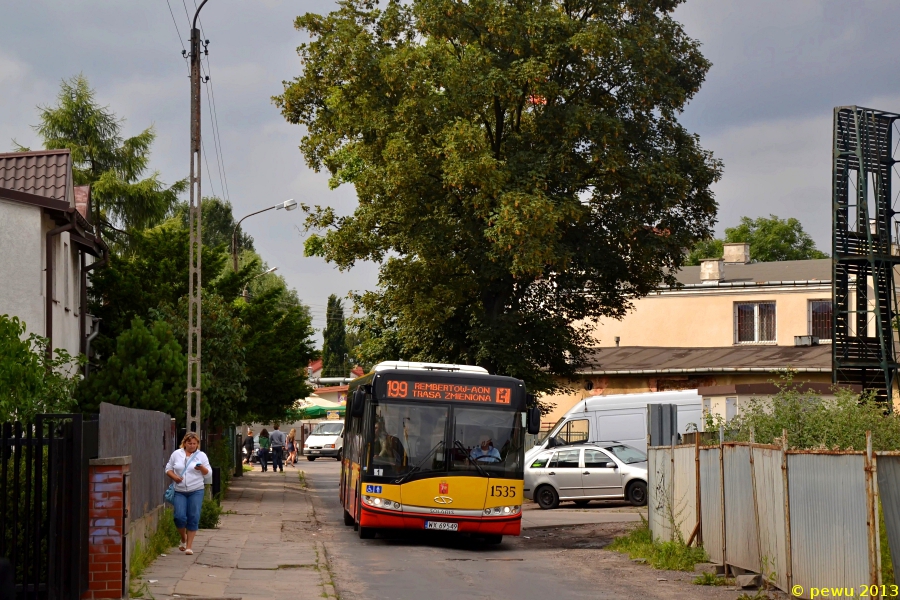 1535
Solaris na linii 199 przeciska się wąską ulicą Kołłątaja.
Słowa kluczowe: SU12 1535 199 Ząbki Kołłątaja