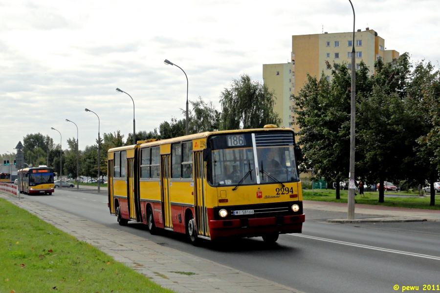 2294
Lewar złapany w drodze do szkoły.

Pozdro dla spotkanego wtedy Kefasa :D
Słowa kluczowe: IK280 2294 186 Świderska