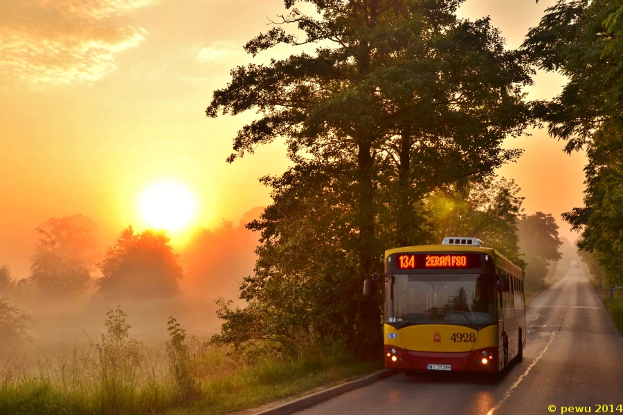 4928
Słoneczne, mgliste poranki tworzą według mnie najlepszy klimat do robienia zdjęć, szczególnie na takich zadupiach ;)
Słowa kluczowe: M121I 4928 134 Zdziarska