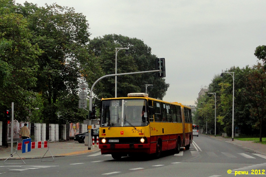 5794
A Ikarusy na Woronicza dzielnie się trzymają...
Słowa kluczowe: IK280 5794 519 Puławska