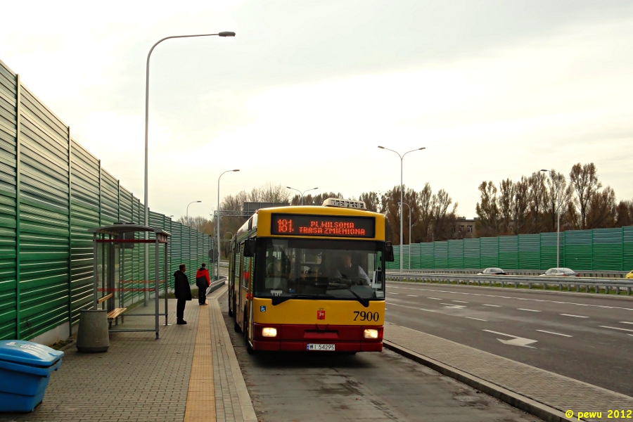 7900
Dodaję jako ciekawostkę, bo raz, to oficjalnie już ginący gatunek, a dwa, ta linia na co dzień tu nie jeździ.
Słowa kluczowe: M181M 7900 181 TMP WS2012