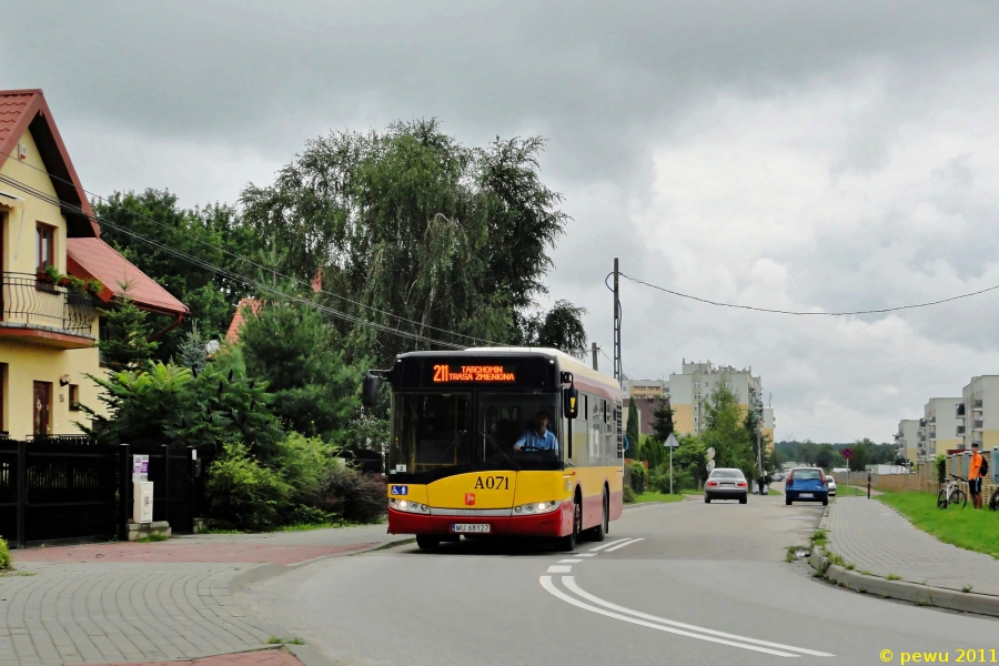 A071
Również w wakacje 2011 roku budowana była kanalizacja w ul. Aluzyjnej. Autobusy linii 211 musiały jeździć osiedlową uliczką, Mikołaja Trąby.
Słowa kluczowe: SU8,6 A071 211 Trąby