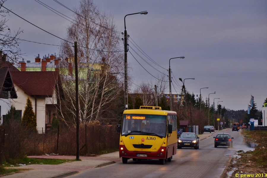 A360
W związku z wymianą nawierzchni bitumicznej na ul. Mehoffera na odcinku od ul. Modlińskiej do ul. Książkowej linie 126, 133, 211, 741 i N63 zostały skierowane na objazdy.

Linia 741 jeździła ulicami Modlińska - Aluzyjna - Sprawna - Odkryta - Dzierzgońska - Światowida - NOWODWORY.
Słowa kluczowe: H7-20 Solina A360 741 Aluzyjna