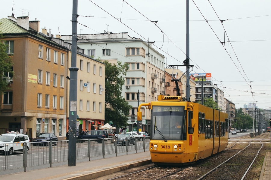 3019
Skoro na "dziesiątce", czy "piętnastce" mogą się szlajać Tramicusy, to na "dziewiątce" może jeździć U-boot.
Słowa kluczowe: 116Na 3019 9 Grójecka placNarutowicza