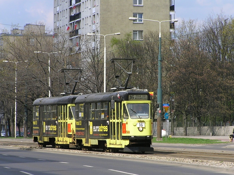 588+295
Zdjęcie sprzed dwóch lat - wóz jeszcze z reklamą...
Słowa kluczowe: 13N 588+295 16 AlejaJanaPawłaII