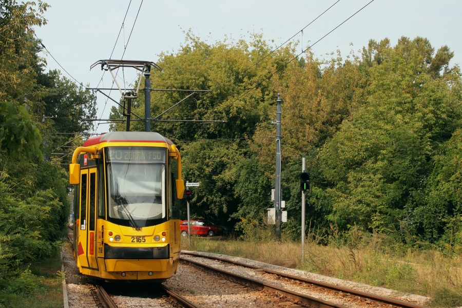 2165
Istotnie przypominają się dawne czasy, z tą różnicą, że nie ten typ solówek, jeden tor za dużo i... częstotliwość jakby ciut duża ;)
Słowa kluczowe: 123N 2165 20 Kaliskiego