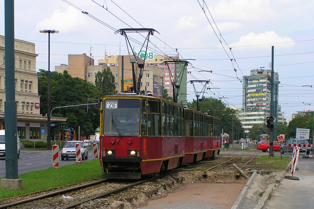 1122+1123+1138
Przy okazji rozgardiaszu remontowego...
Słowa kluczowe: 105Na 1122+1123+1138 26 Wolska 3x105Na