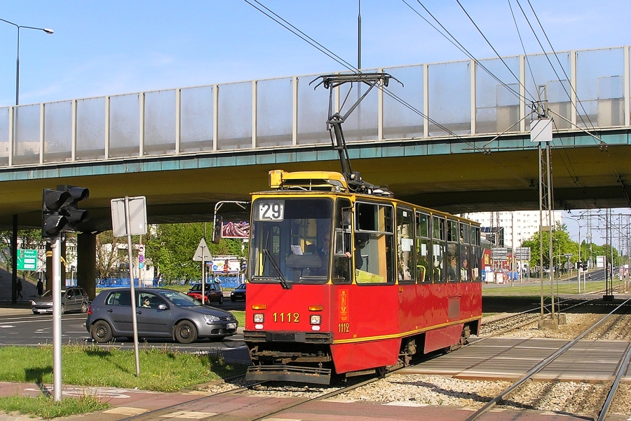 1112
Odnalezione na kompie zdjęcie linii 29, czyli skróconych kursów linii 28 do krańca Annopol. Co ciekawe w tym wypadku (w odróżnieniu od linii 37 i 38) oznaczenie obowiązuje w obu kierunkach. Zapewne dlatego, że wprowadzono je w zeszłym roku.


Słowa kluczowe: 105Na 1112 29 Broniewskiego