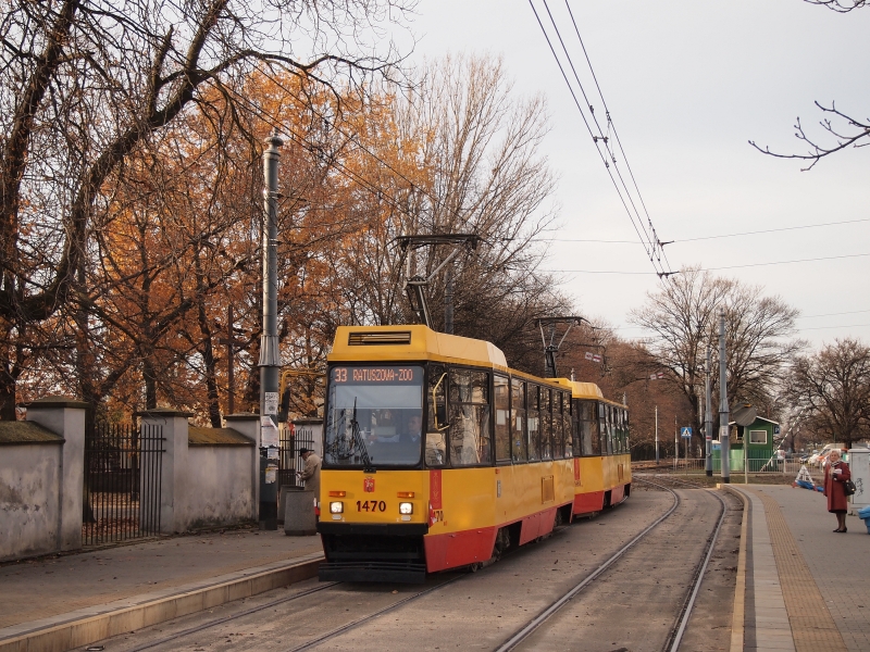 1470+1469
Do kompletu linii na Jagiellońskiej do sfotografowania brakowało tylko 33. Najpierw przyjeżdżały same Swingi (a nie za bardzo lubię je fotografować), aż w końcu pojawił się ten rodzynek...
Słowa kluczowe: 105Nm 1470 1469 33 Jagiellońska