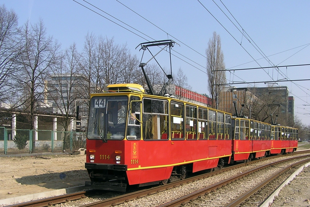 1114+1115+1128
Wariantowe kursy "czternastki" okazały się czymś na tyle trwałym, że przekształcono je wkrótce w osobną linię szczytową oznaczoną numerem 44.
Słowa kluczowe: 105Na 1114+1115+1128 14 Marynarska 3x105Na