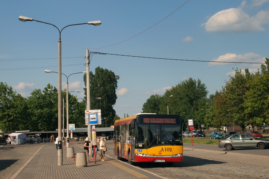 A102
Linia 110 nieraz już bywała w okolicach głównej bramy Cmentarza Północnego, czy to krańcując, czy zatrzymując się "przejazdem". Tym razem zajrzała na dwa dni.
Słowa kluczowe: SU12 A102 110 CmentarzPółnocny