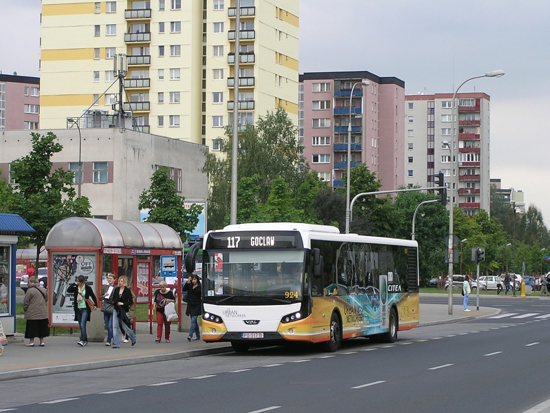 924
Przed momentem wrzuciłem fotkę tego wozu na tej linii z wyświetlaczem w wersji żółto-beżowej, zatem do kompletu wyświetlacz w wersji białej :P 

Postarałem się nieco wyprostować fotkę, by budynki nie waliły się w prawo ;)
Słowa kluczowe: VDLCitea 924 117 BoraKomorowskiego