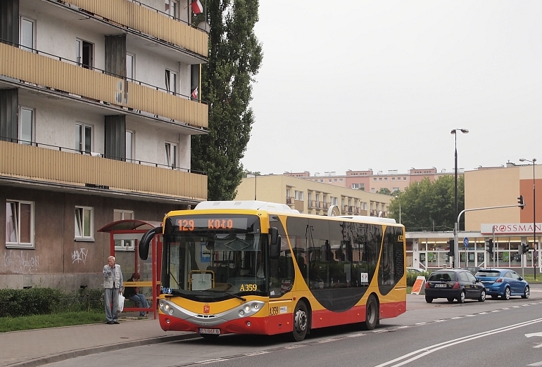 A359
Hit fotograficzny ostatnich dni teraz także i w moim skromnym wykonaniu. Tu jako poranny dodatek na 129 (wypisówki wawkomowe czasem są jednak niezastąpione :) )... 
Aura raczej nie sprzyjała fotograficznym wojażom, ale czego się nie robi dla testowca...
Słowa kluczowe: CitySmile10 A359 129 Ciołka