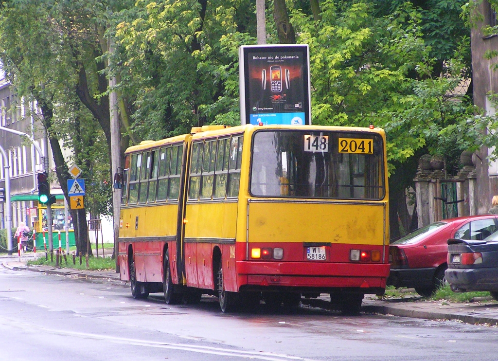 2041
W następnym roku już tej linii nie było, a na ciągu ul. Kazimierzowskiej zaczęły się pojawiać różne potworki liniowo-trasowe.
Słowa kluczowe: IK280 2041 148 Kazimierzowska