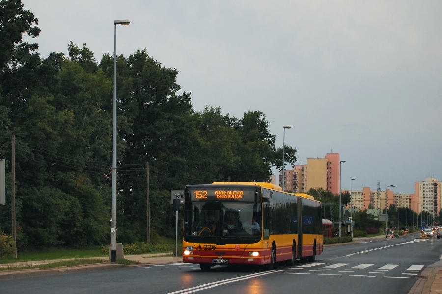 A226
Było po drodze, więc wpadłem w te rejony, w końcu przegub na 152 nie zdarza się co dzień.
Słowa kluczowe: LionsCityG A226 152 Światowida