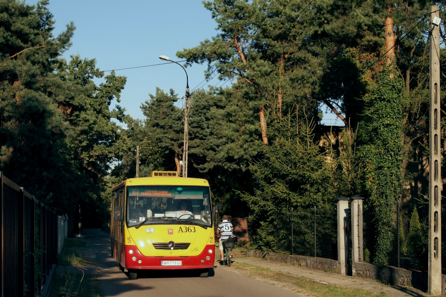 A363
Ha! W końcu się udało zrobić jako-takie zdjęcie na ul. Kosodrzewiny :)
Słowa kluczowe: H7-20 Solina A363 161 Kosodrzewiny