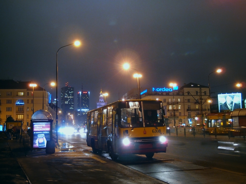 6308
Nowy rok, dzień powszedni, proza życia...
Wracam z pracy, widzę - Ikarus. Cóż, skoro sam wjeżdża pod obiektyw...
Słowa kluczowe: IK260 6308 174 AlejaNiepodległości