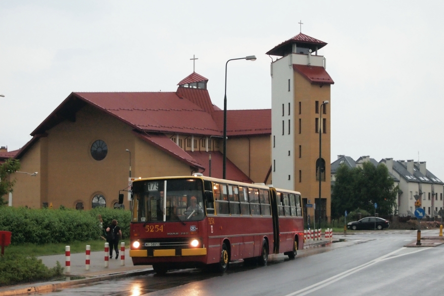 5254
Iście londyńska aura nie ułatwiała dzisiejszego polowania.
Słowa kluczowe: IK280 5254 179 Wąwozowa