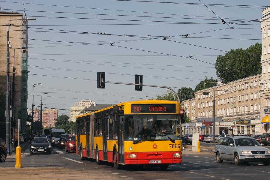 7866
Niniejszym i ja dorzucam się do życzeń dla Solenizanta. Najlepszego, Bartoni! ;)
Słowa kluczowe: M181M 7866 190 alejaSolidarności