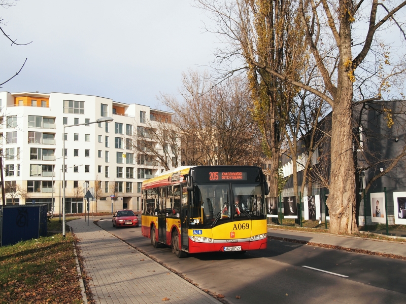 A069
Rzadko bywam na ul. Rydygiera, więc oprócz łapania 157 fotografowałem także i wozy obsługujące tę linię.
Słowa kluczowe: SU8.6 A069 205 Rydygiera