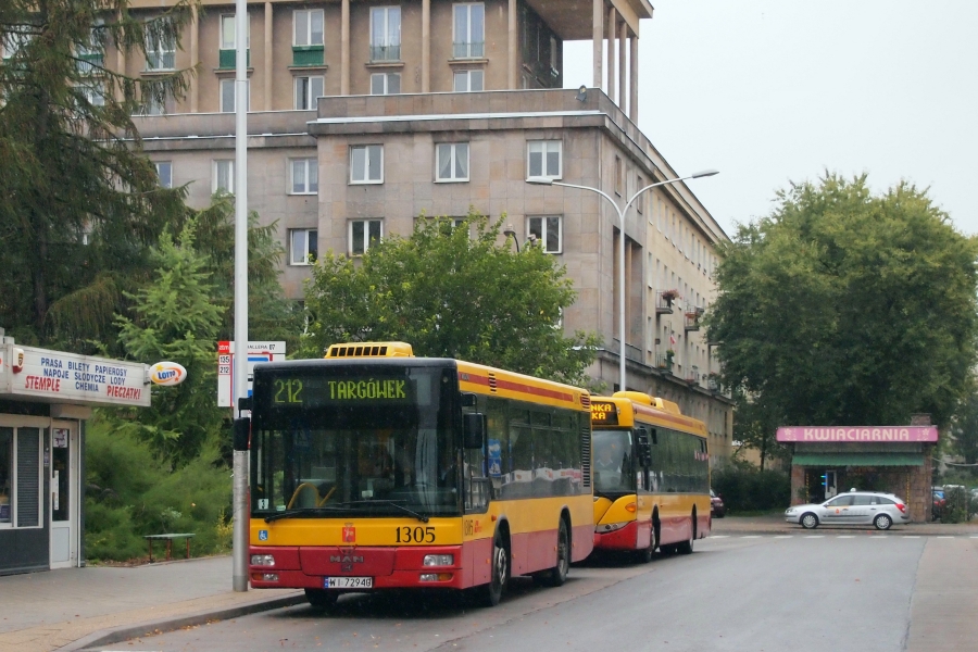 1305
A po ten pojazd na linii 212 pojechałem specjalnie w te okolice - tylko pogoda się zaczęła robić nieco uciążliwa...
Słowa kluczowe: NM223 1305 212 placHallera