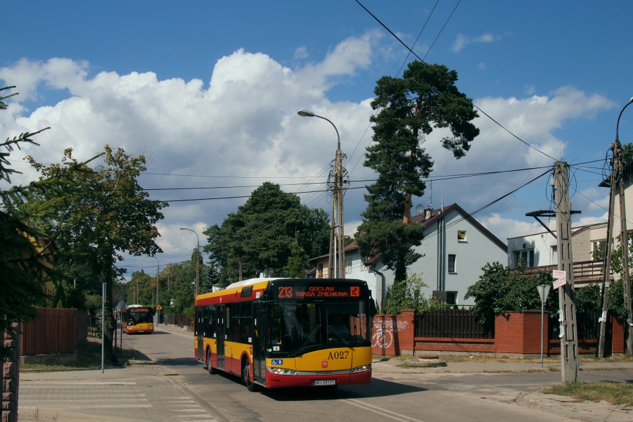 A027
Z daleka, jak się łamał na zakręcie myślałem, że to Alpino, a tu taka niespodzianka sobie jechała...
Słowa kluczowe: SU12 A027 213 Bystrzycka