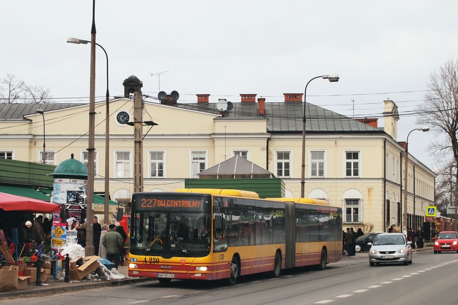 A230
MAN z bazarem przycmentarnym w tle.
Słowa kluczowe: LionsCityG A230 227 ŚwiętegoWincentego