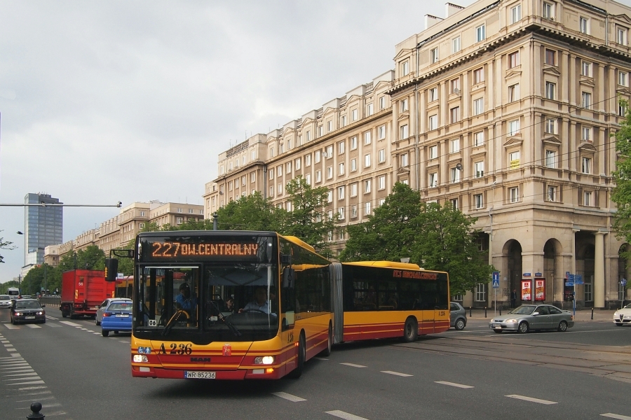 A236
Niejako w cieniu "metrowego" zamieszania do jednej z brygad linii 227 doczepiono kilka dodatkowych metrów ;)
Słowa kluczowe: LionsCityG A236 227 Andersa Świętojerska