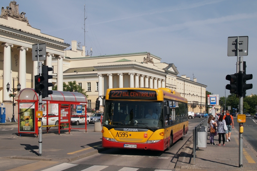 A595
To i ja dorzucę fotę Scanii "z dziwnymi piątkami" ;)
Słowa kluczowe: CN270UB OmniCity A595 227 placBankowy