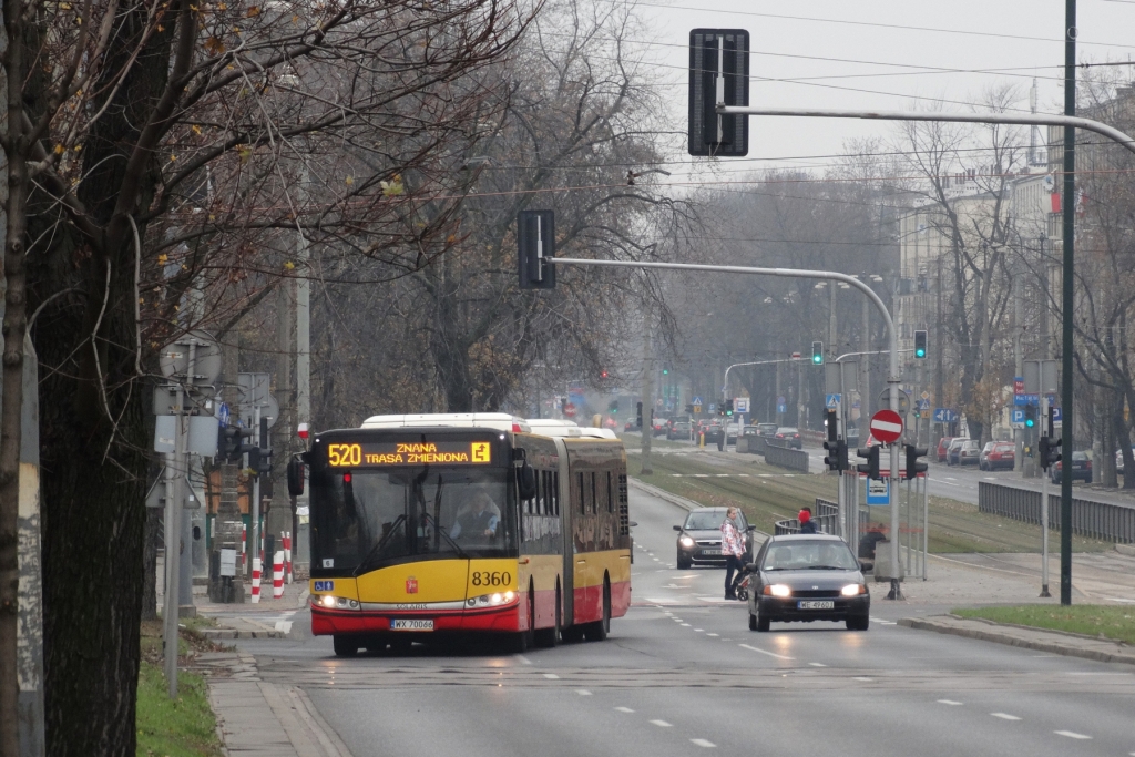 8360
Można powiedzieć, że dawna "jotka" tego dnia była bliżej swoich dawnych okolic niż zwykle...
Słowa kluczowe: SU18 8360 520 alejaJanaPawłaII