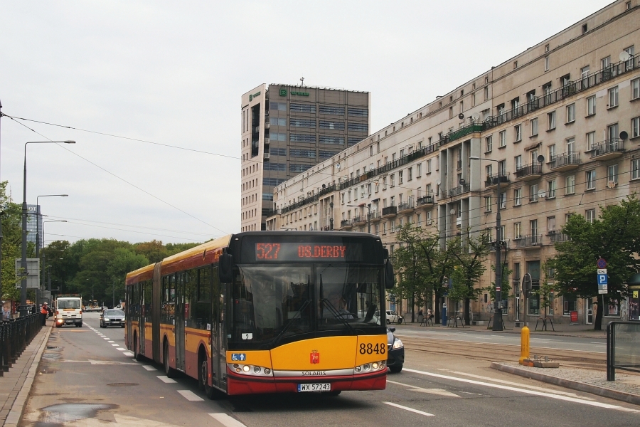 8848
Zatem na życzenie kolegi Kronosa garść fotek linii autobusowych wydłużonych dziś rano w charakterze pomocniczego "za-metra" jednokierunkowo do Metra Centrum.
Słowa kluczowe: SU18 8848 527 Marszałkowska