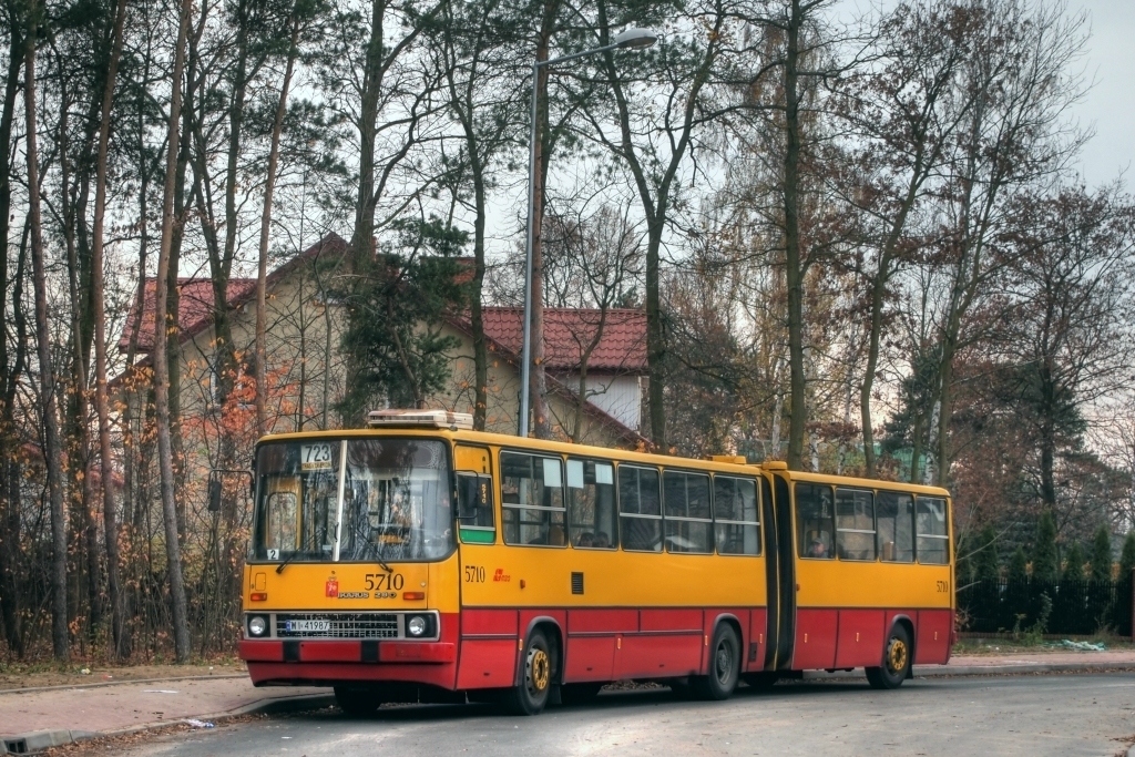 5710
I jeszcze rzut z przodu...
Słowa kluczowe: IK280 5710 723 Legionowo Krakowska Piastowska